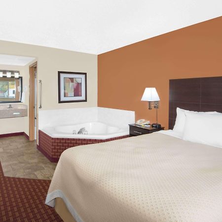 Days Inn By Wyndham Ames Exterior foto